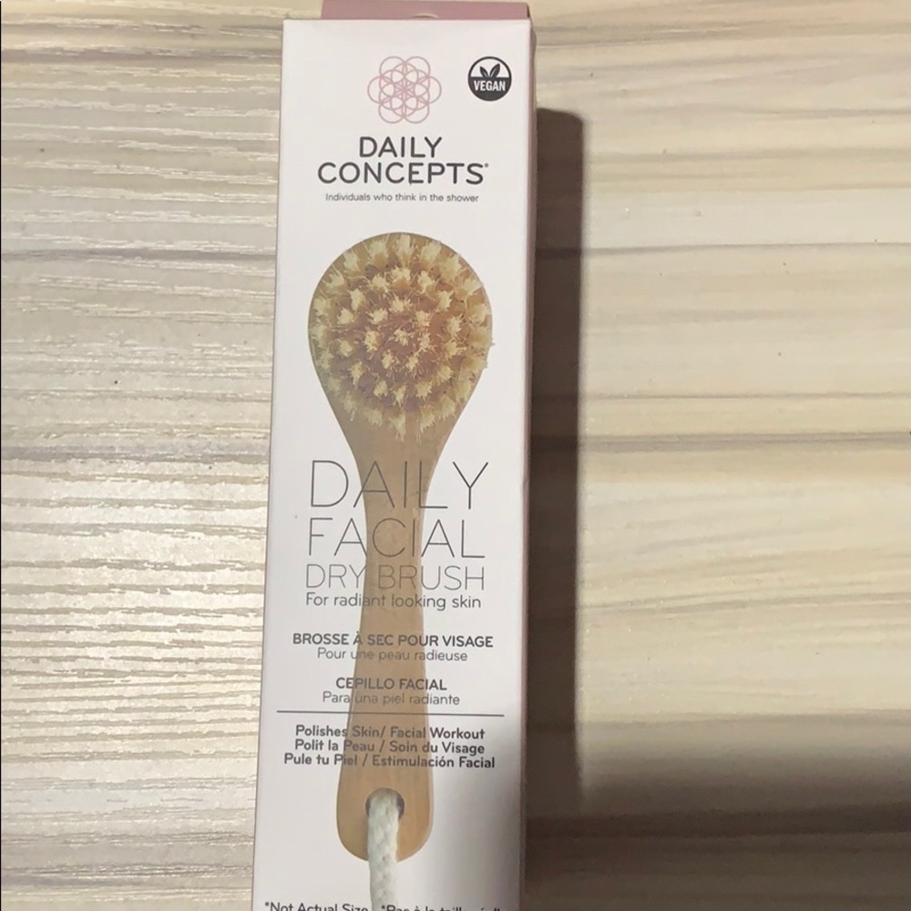 NWT Daily Concepts Daily Facial Dry Brush